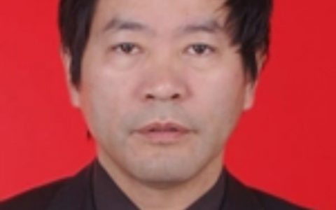 　丁明星，华中农业大学教授、博导。长期从事兽医临床的教学、科研、社会服务和人材培养工作。中国畜牧兽医学会兽医外科学分会副理事长。