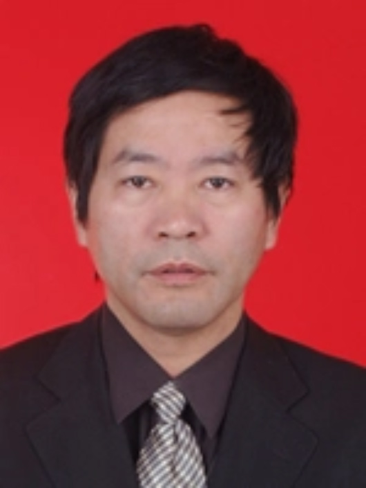 　丁明星，华中农业大学教授、博导。长期从事兽医临床的教学、科研、社会服务和人材培养工作。中国畜牧兽医学会兽医外科学分会副理事长。