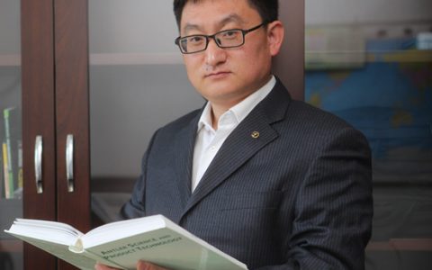 　赵海平，青岛农业大学教授、硕导。鹿业专家。