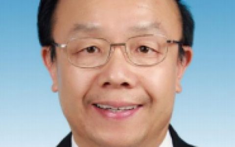 　罗绪刚，四川金堂县人，扬州大学研究员、博导。禽业专家。