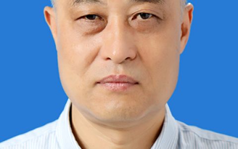 　陈金顶，河南周口人，华南农业大学教授、博导。猪病专家。