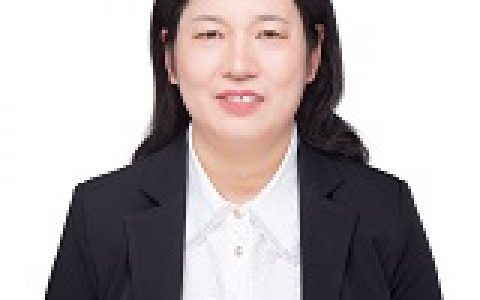 　廉红霞（女），河南焦作人，河南农业大学副教授、硕导。奶牛专家。