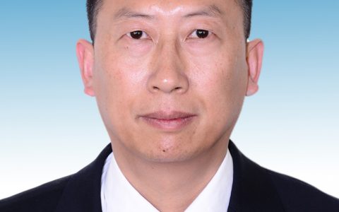 邓卫东，云南农业大学教授、博导，畜禽育种专家。