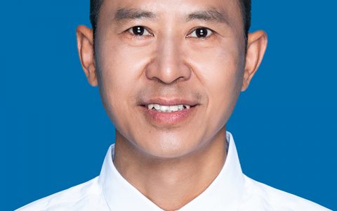 　赵军，河南商丘人，河南农业大学教授、博导，畜禽疫病专家。