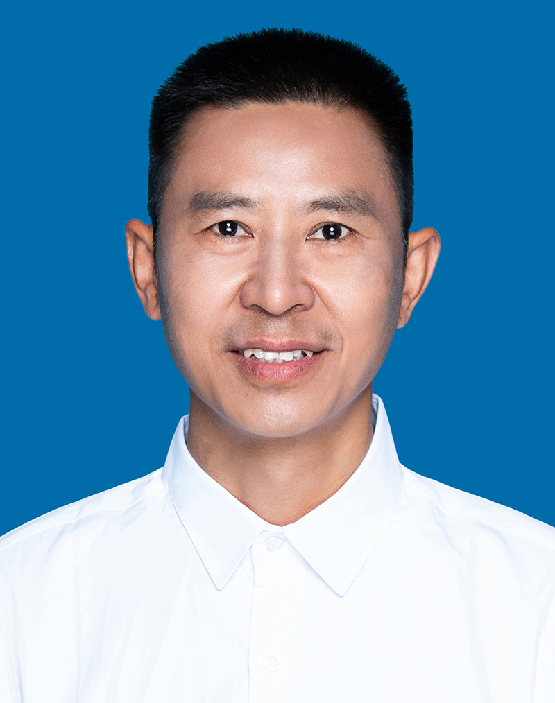 　赵军，河南商丘人，河南农业大学教授、博导，畜禽疫病专家。