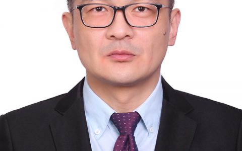 　李岩，四川农业大学副教授、硕导。遗传育种专家。
