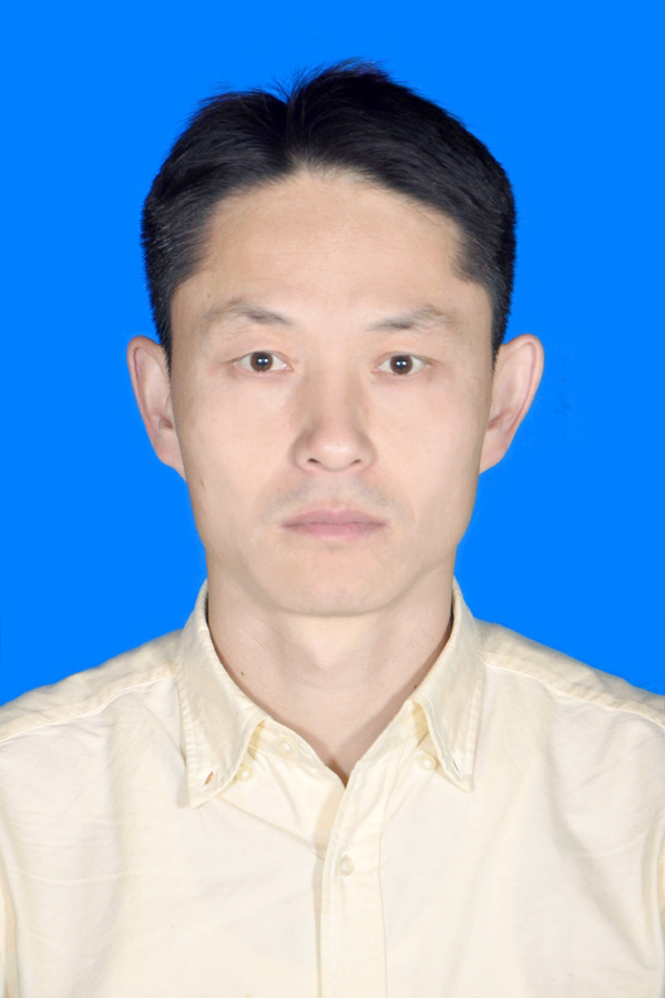 　王旭光，新疆农业大学硕导，动物科学学院动物遗传育种与繁殖实验室主任。