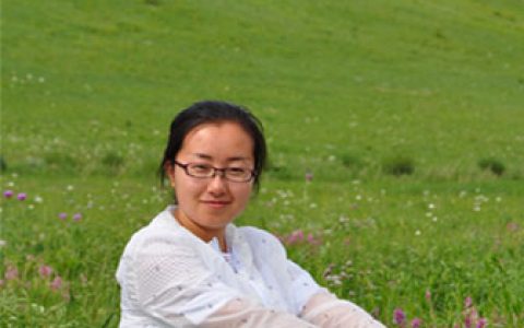 　萨茹丽（女，蒙古族），内蒙古呼和浩特人，内蒙古农业大学讲师，牛羊营养专家。