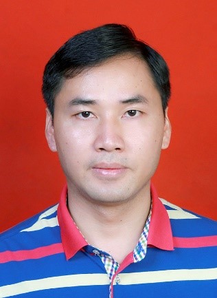 　匡刚桥，湖南永州人，西南大学水产学院副教授。从事名特水产养殖、观赏水产养殖等教学科研工作。