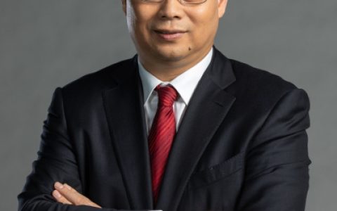 　沈建忠，浙江桐乡人，中国工程院院士，中国农业大学教授、博导、动物医学院院长。