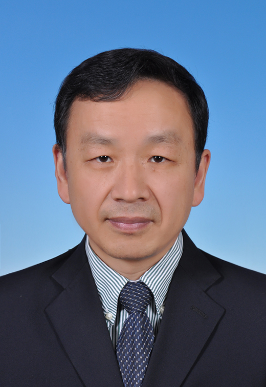 　肖立华，湖南华容县人，华南农业大学教授、博导,寄生虫专家。