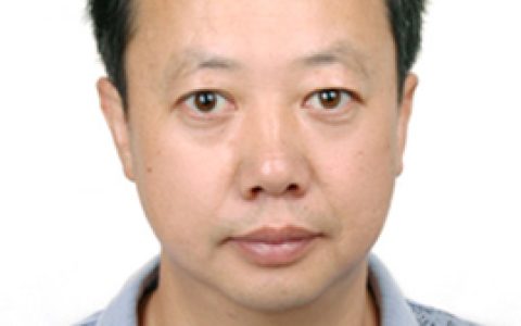 　严晖，云南农业大学教授，水产专家。