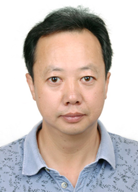 　严晖，云南农业大学教授，水产专家。
