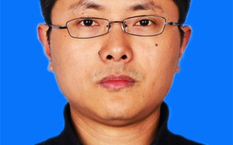 　王华兵，浙江大学教授、博导，蚕业专家。