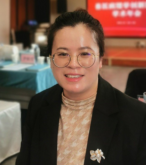 赵魁（女），吉林大学教授、博导，畜禽病毒专家。